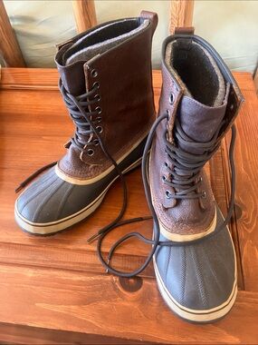 Sorel Brown and Black Lace-Up Waterproof Boots